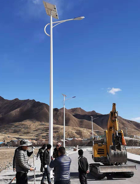 甘南碌曲10米秦州太阳能路灯项目